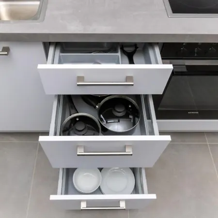 Stylish In Bedburg - 3 Single Beds * Hau