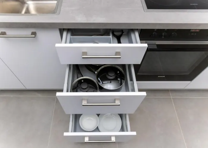 Stylish In Bedburg - 3 Single Beds * Hau